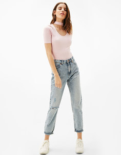 Футболка с короткими рукавами и вырезом-чокер Bershka