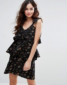 Платье мини с цветочным принтом и рюшами Fashion Union - Черный