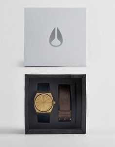 Подарочный набор с часами и сменным кожаным ремешком Nixon - Черный