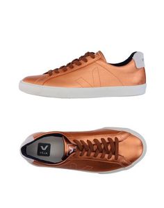 Низкие кеды и кроссовки Veja