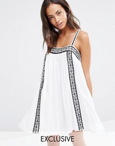 Пляжное платье с вышивкой Akasa - Белый