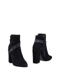 Полусапоги и высокие ботинки Guess