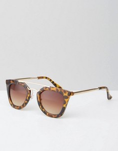 Солнцезащитные очки с переносицей в черепаховой оправе Jeepers Peepers - Коричневый