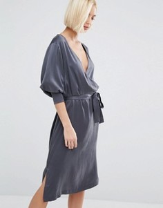 Шелковое платье с длинными рукавами и запахами Selected Alba - Черный