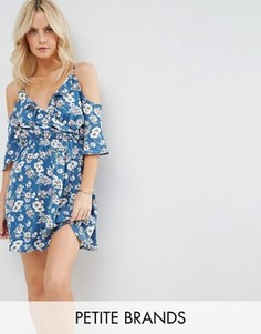 Короткое приталенное платье с открытыми плечами и цветочным принтом Parisian Petite - Мульти