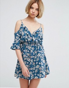 Короткое приталенное платье с открытыми плечами и цветочным принтом Parisian - Мульти