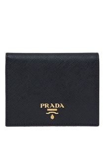 Черный кожаный кошелек с золотистым логотипом Prada