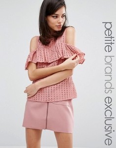 Блузка с открытыми плечами и оборками Fashion Union Petite Victor - Розовый