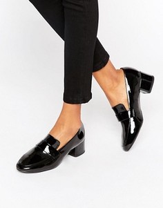 Лакированные лоферы на блочном каблуке New Look - Черный
