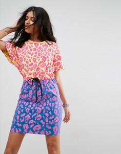 Платье мини в стиле 80-х с леопардовым принтом и рукавами летучая мышь ASOS - Мульти