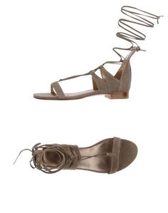 Сандалии Stuart Weitzman