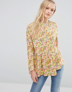Топ с оборкой по краю и цветочным принтом ASOS - Мульти