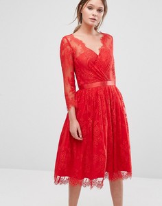 Платье с кружевным верхним слоем Chi Chi London - Красный