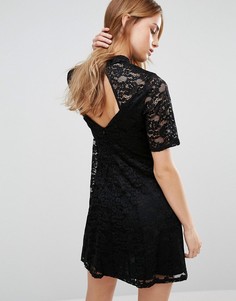 Кружевное цельнокройное платье с высоким воротом New Look - Черный