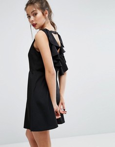 Платье-трапеция мини с открытой спиной и оборками Boohoo - Черный
