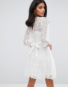 Цельнокройное кружевное платье Closet London - Белый