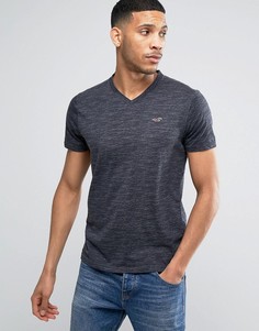 Черная узкая футболка с вышивкой логотипа и V-образным вырезом Hollister - Черный