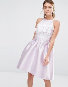 Атласное платье для выпускного с асимметричной кромкой и 3D вышивкой Chi Chi London - Фиолетовый