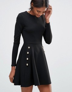 Короткое приталенное платье из крепа в стиле милитари Club L - Черный