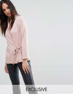 Атласная блузка с запахом Lipsy - Розовый