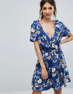 Короткое приталенное платье с запахом и цветочным принтом New Look - Синий