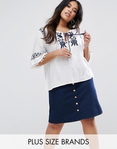 Свободный топ с помпонами Boohoo Plus - Белый