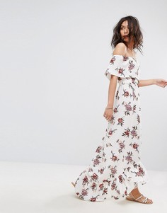 Платье макси с широким вырезом и цветочным принтом PrettyLittleThing - Белый