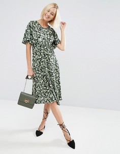 Чайное платье миди со звериным принтом ASOS - Мульти