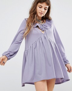 Платье с присборенной юбкой, оборкой и завязкой спереди Rokoko - Фиолетовый