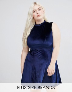 Бархатное короткое приталенное платье с высокой горловиной Club L - Темно-синий