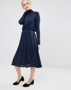 Короткое приталенное платье с высокой горловиной Vero Moda - Темно-синий
