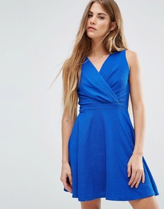 Короткое приталенное платье Wal G - Синий