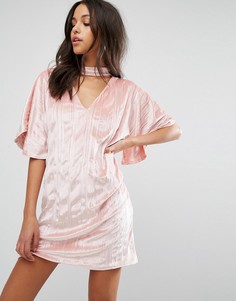 Бархатное цельнокройное платье с горловиной‑чокер Missguided - Розовый