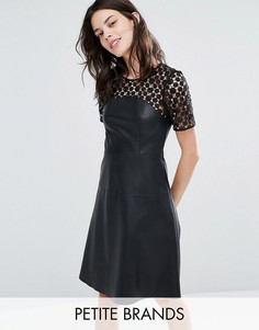 Короткое приталенное платье из искусственной кожи с кружевом Vero Moda Petite - Черный