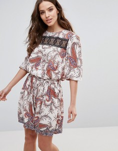Платье с заниженной талией и кружевной вставкой Vero Moda Karin - Красный