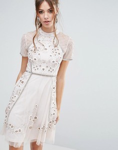Короткое приталенное платье с цветочной отделкой Frock and Frill - Розовый