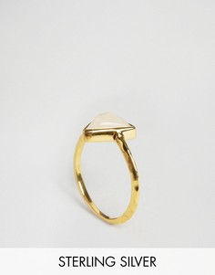 Кольцо с лунным камнем в треугольной оправе Carrie Elizabeth - Золотой