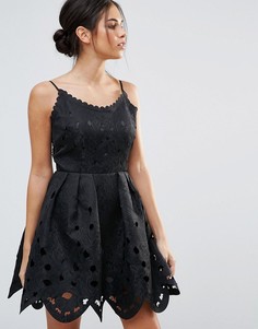 Короткое приталенное платье с вырезами Amy Lynn - Черный