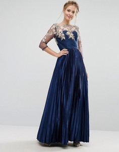Кружевное платье макси с плиссированной юбкой Chi Chi London Premium - Темно-синий