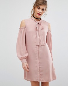 Платье с вырезами на плечах и завязкой у горловины Fashion Union - Розовый