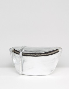Кожаная классическая сумка-пояс с оттенком металлик ASOS - Серебряный