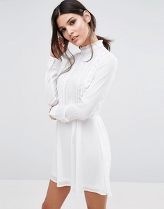 Короткое приталенное платье с высокой горловиной и складками Unique 21 - Кремовый