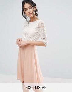 Приталенное платье миди с кружевным лифом и глубоким вырезом на спине Elise Ryan - Розовый