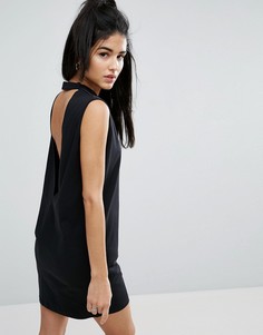 Платье-футболка без рукавов с V-образным вырезом сзади ASOS - Черный