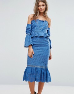 Платье миди с открытыми плечами и оборками Foxiedox - Синий