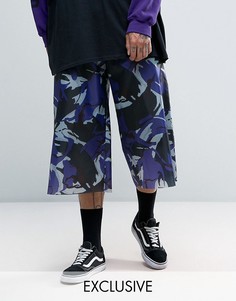 Укороченные брюки из нейлона с широкими штанинами и камуфляжным принтом Reclaimed Vintage Inspired - Фиолетовый