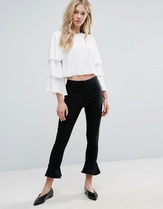 Брюки с оборкой по краю Miss Selfridge - Черный
