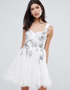 Короткое приталенное платье с цветочной отделкой Little Mistress - Белый