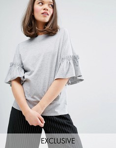 Трикотажный топ с оборкой Monki - Серый