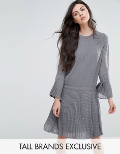 Короткое приталенное платье в фактурный горошек Y.A.S Tall Nava - Серый